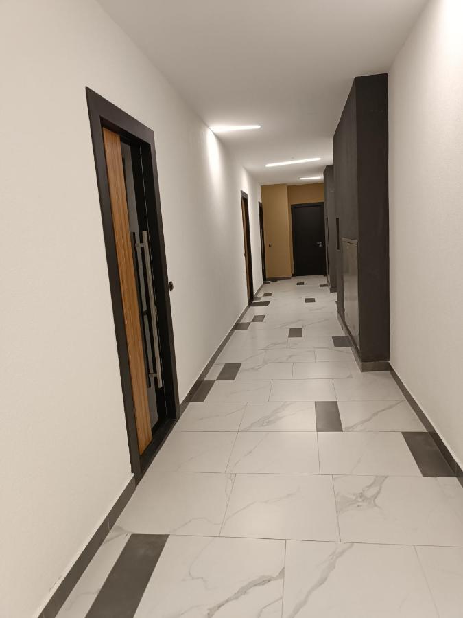 Bulevar C4 Apartment